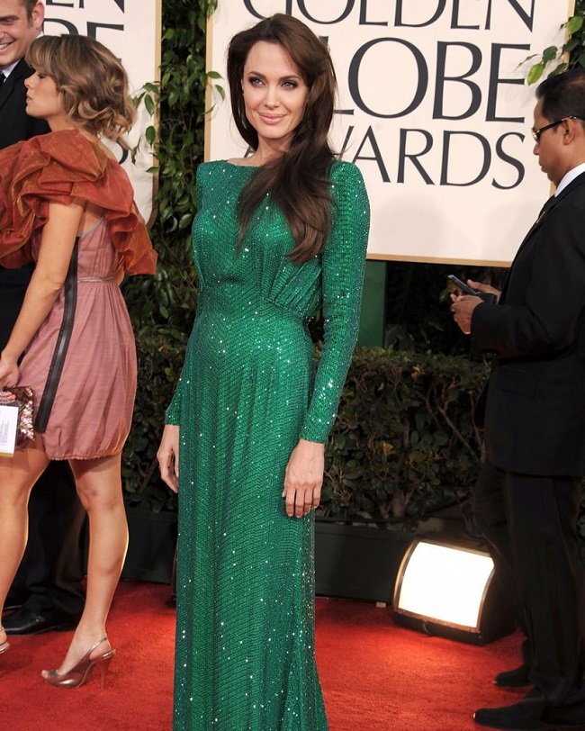 Анджелина Джоли в зеленом изумрудном платье
