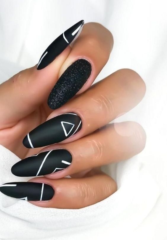 матовый черный дизайн ногтей