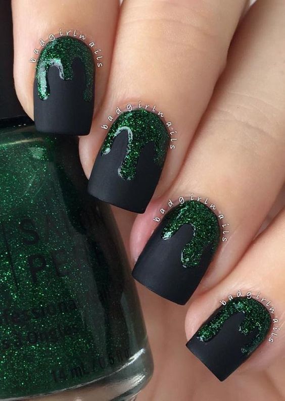 чорно-зелений дизайн нігтів