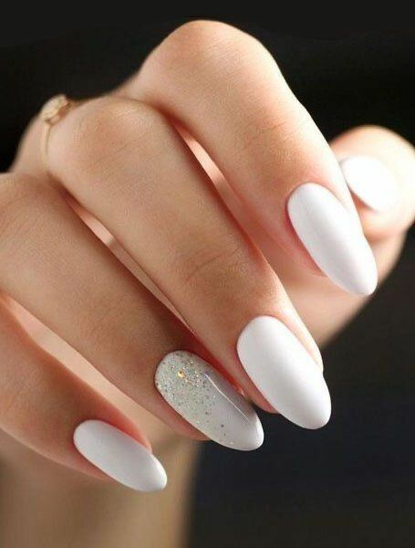 Белый дизайн ногтей