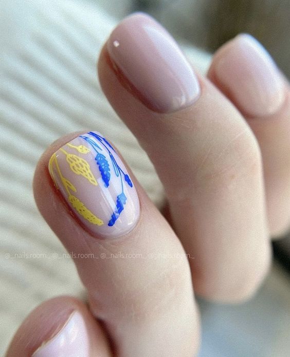 патриотический дизайн ногтей