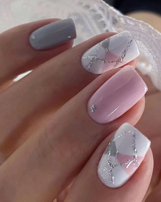свадебный розовый маникюр на короткие ногти 