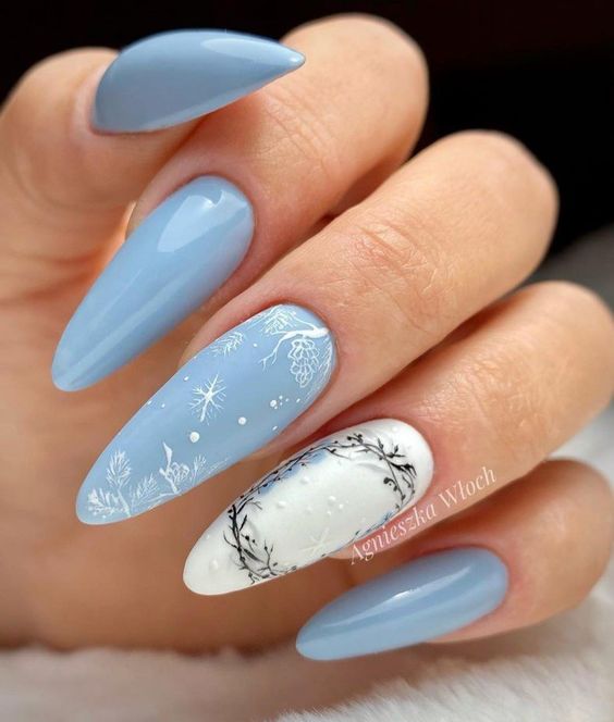 синій зимовий манікюр на довгі нігті 