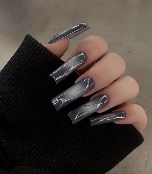 Сірий манікюр мрамор на довгі нігті