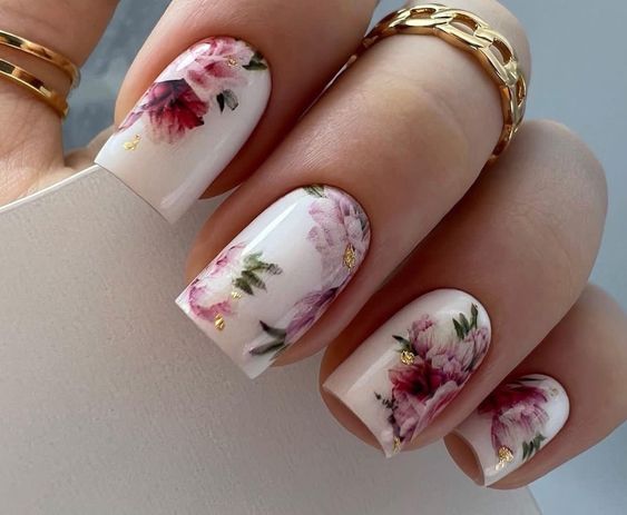 квітковий дизайн нігтів
