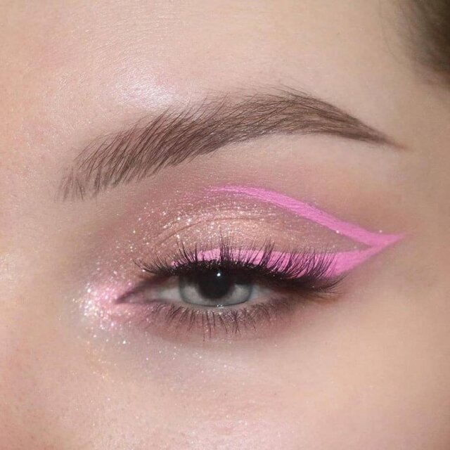 макіяж з рожевими стрілками