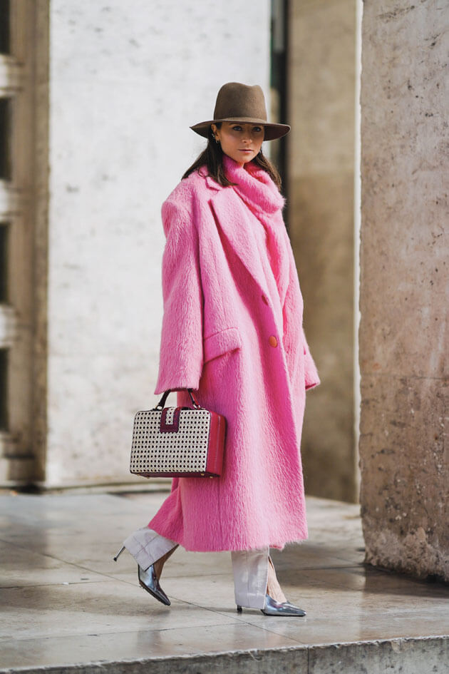 модное розовое пальто весна 2024