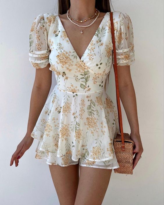 платье с цветочным принтом на лето