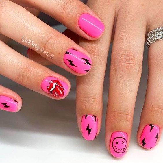 розовый маникюр на короткие ногти с яркими рисунками