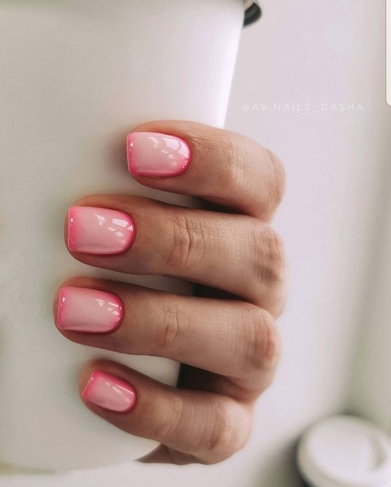 рожевий манікюр на короткі нігті з омбре - ідеї