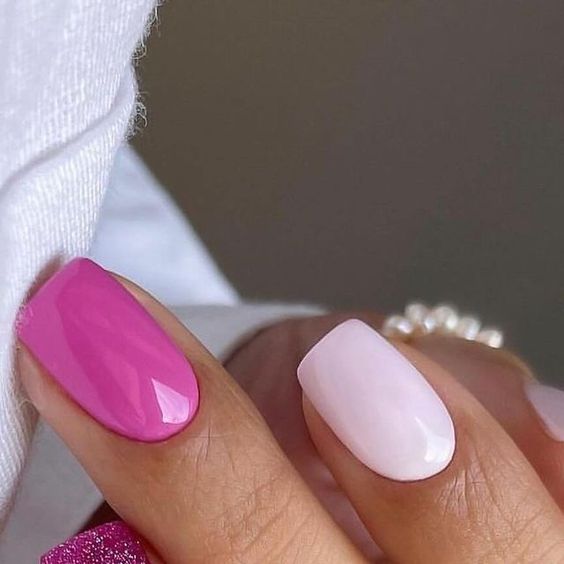 рожевий манікюр на короткі нігті - поєднання кольорів
